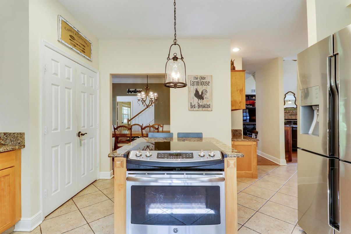 Chandelier, Dining room, Interior, Kitchen, Pendant Lights, Recessed Lighting