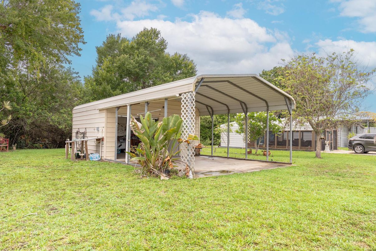 Backyard, Exterior