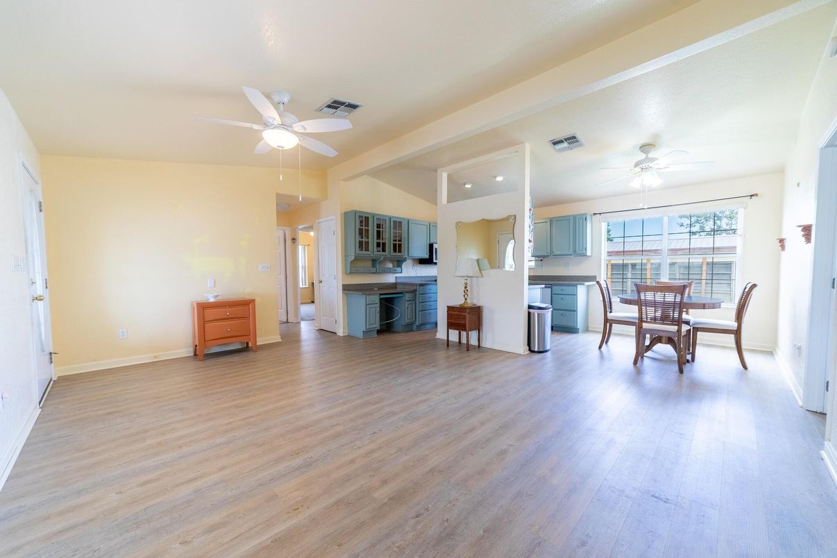 Dining room, Interior, Kitchen, Recessed Lighting, Wood Texture Flooring