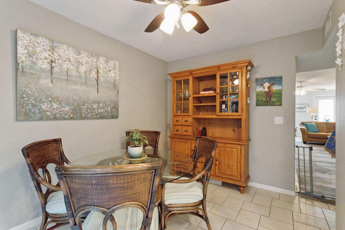 Dining room, Interior