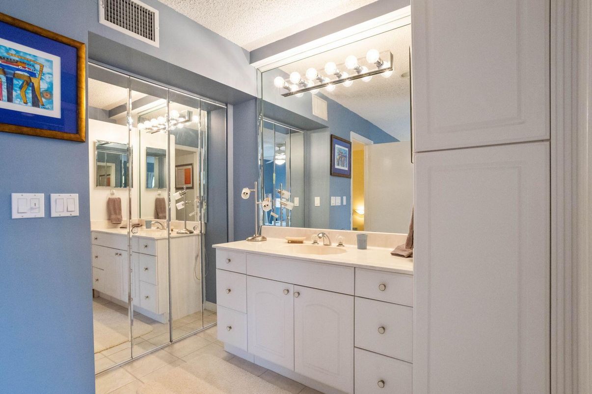 Bathroom, Dual Sink Vanities, Interior