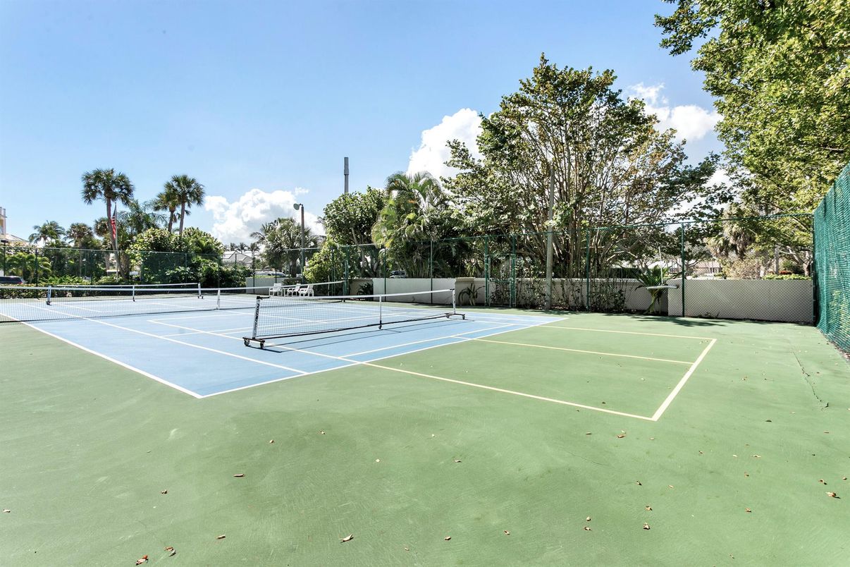 Exterior, Tennis Courts