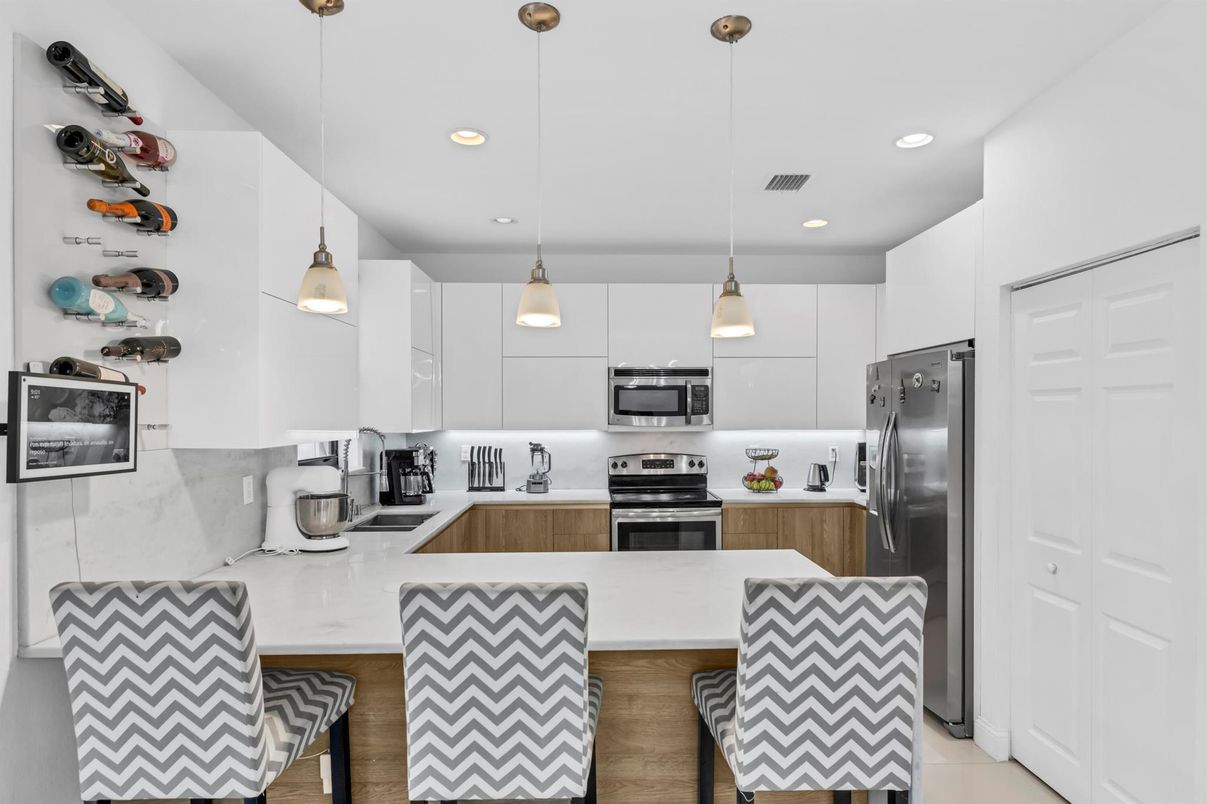 Interior, Kitchen, Pendant Lights, Recessed Lighting, Stainless Steel Appliances