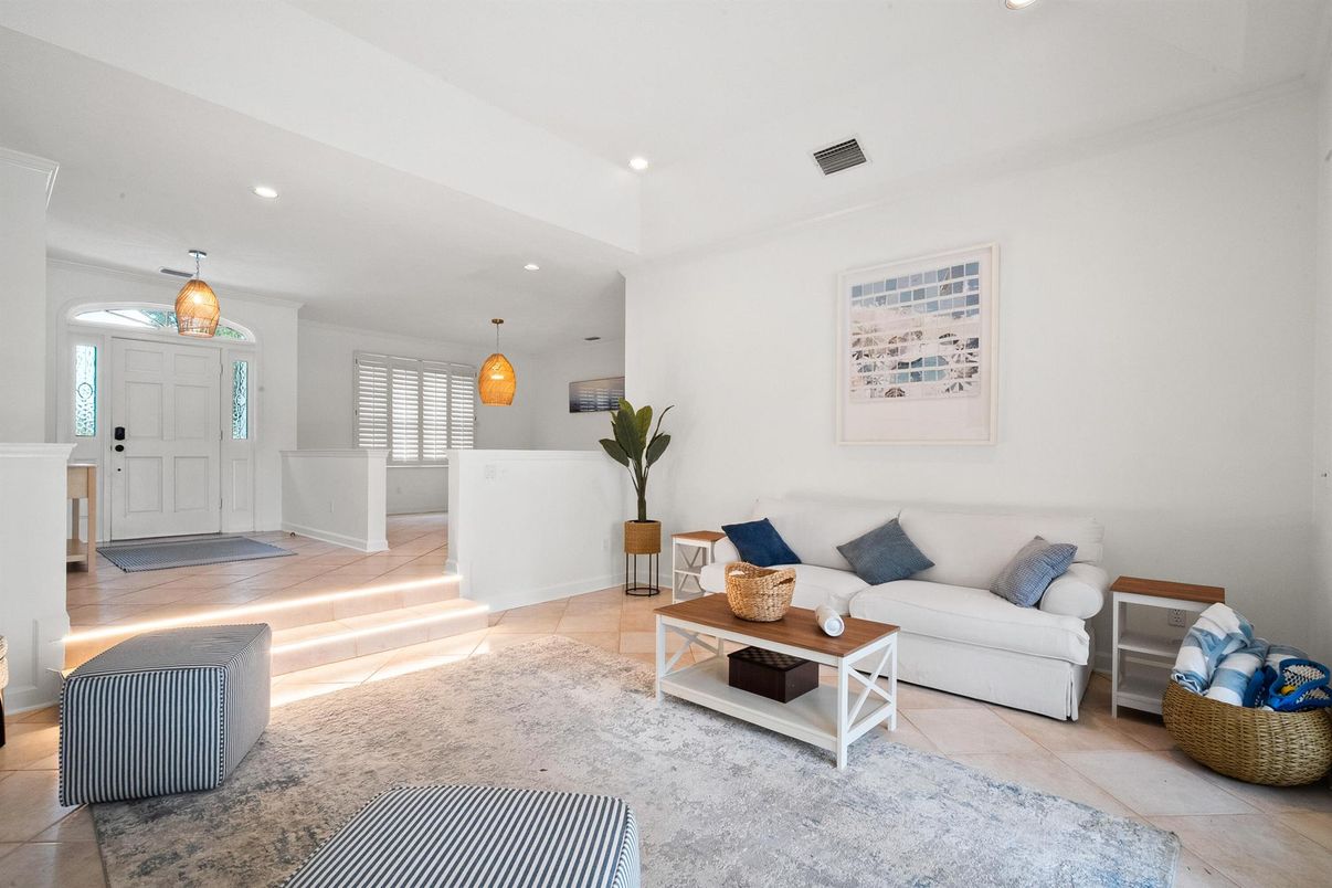 Interior, Living room, Pendant Lights, Recessed Lighting
