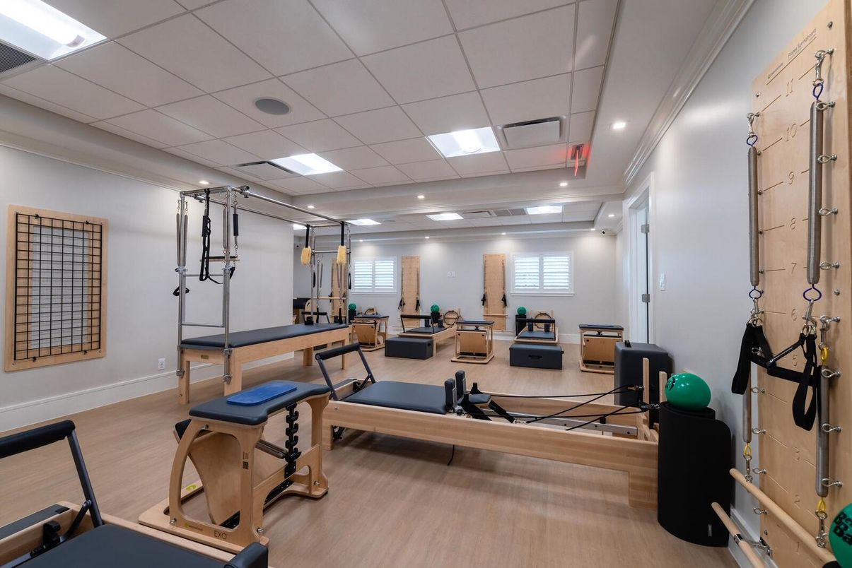 Fitness Equipment, Interior, Recessed Lighting, Wood Texture Flooring