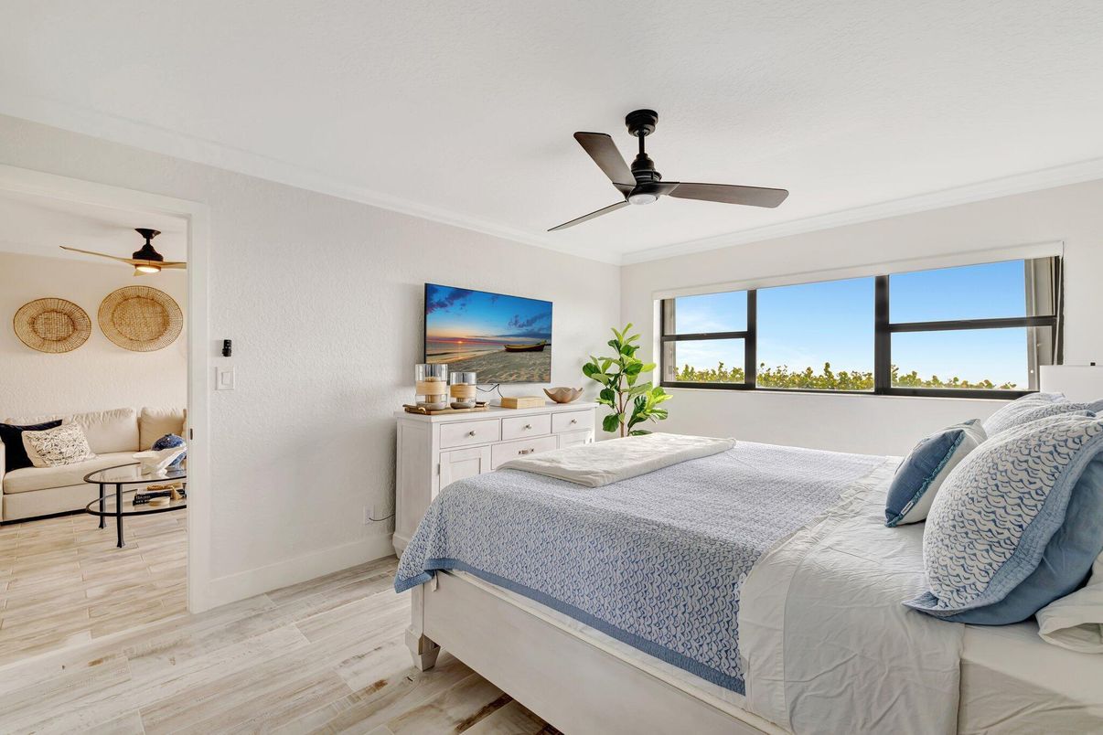 Bedroom, Interior, Water, Wood Texture Flooring