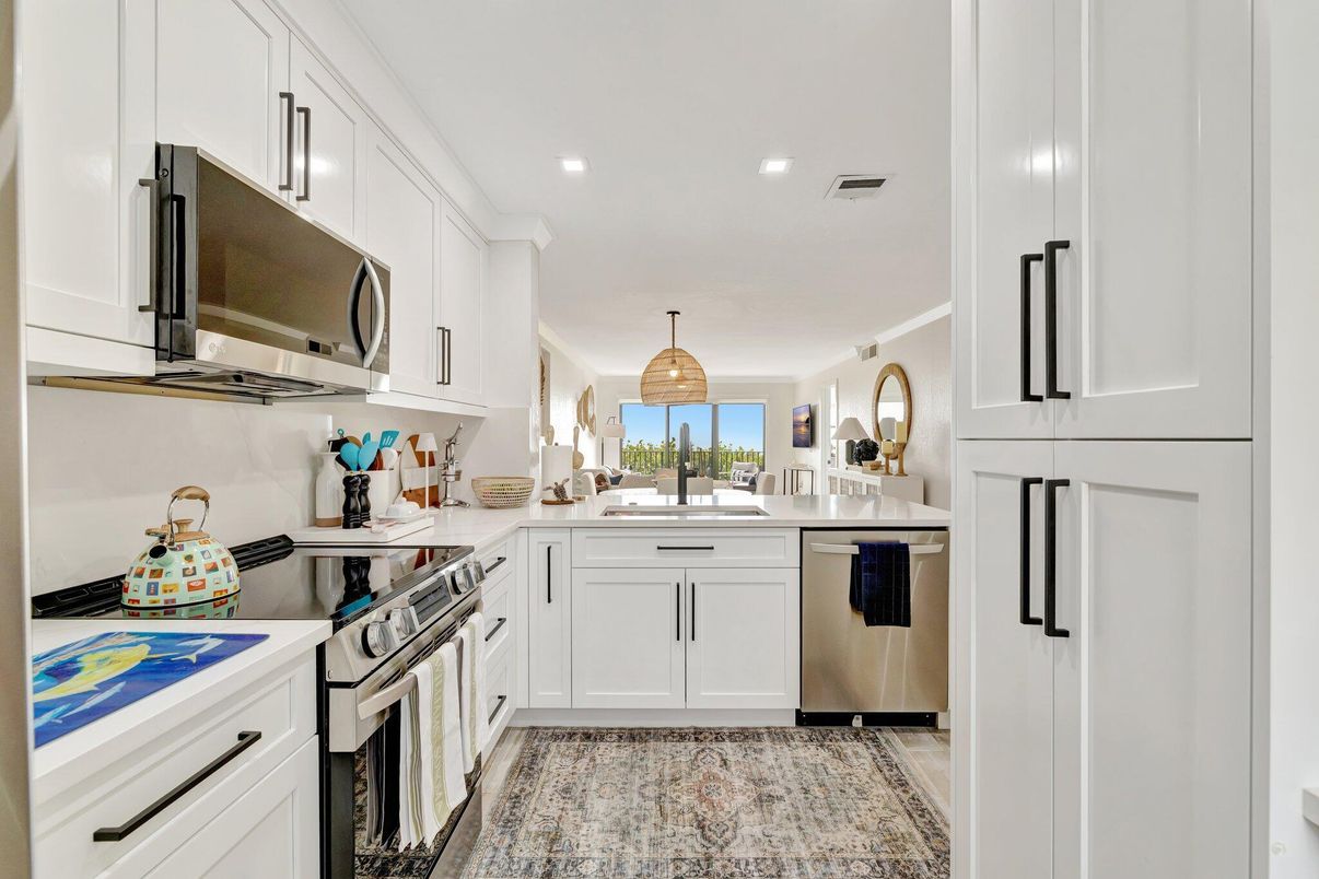 Interior, Kitchen, Pendant Lights, Recessed Lighting, Stainless Steel Appliances