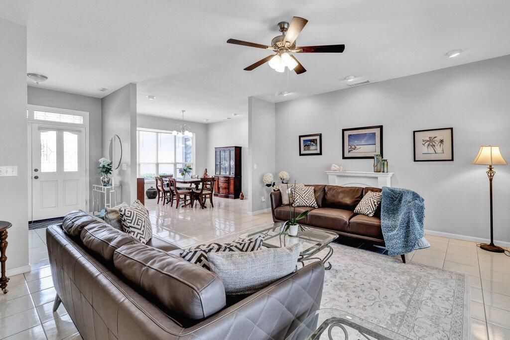 Chandelier, Dining room, Interior, Living room, Recessed Lighting