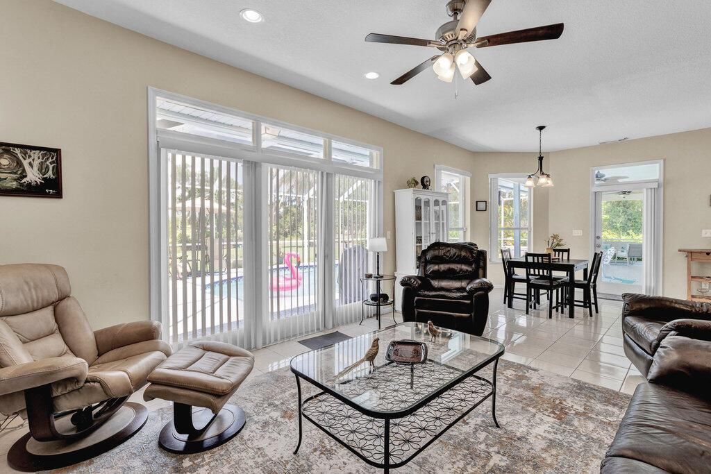 Dining room, Interior, Living room, Pendant Lights, Recessed Lighting