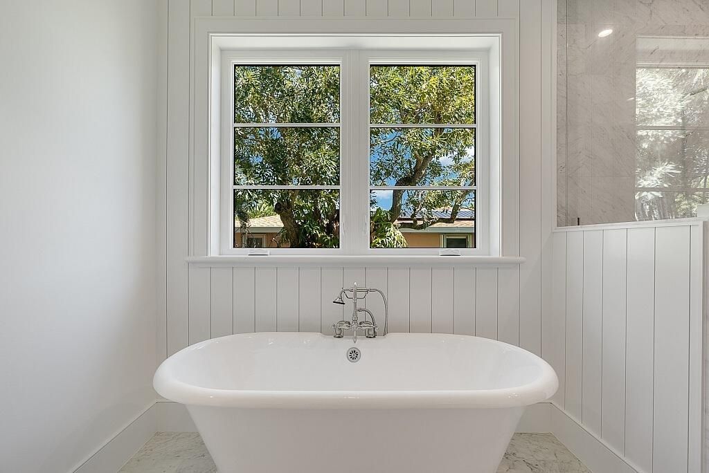 Bathroom, Free Standing Baths, Interior, Marble, Marble Walls