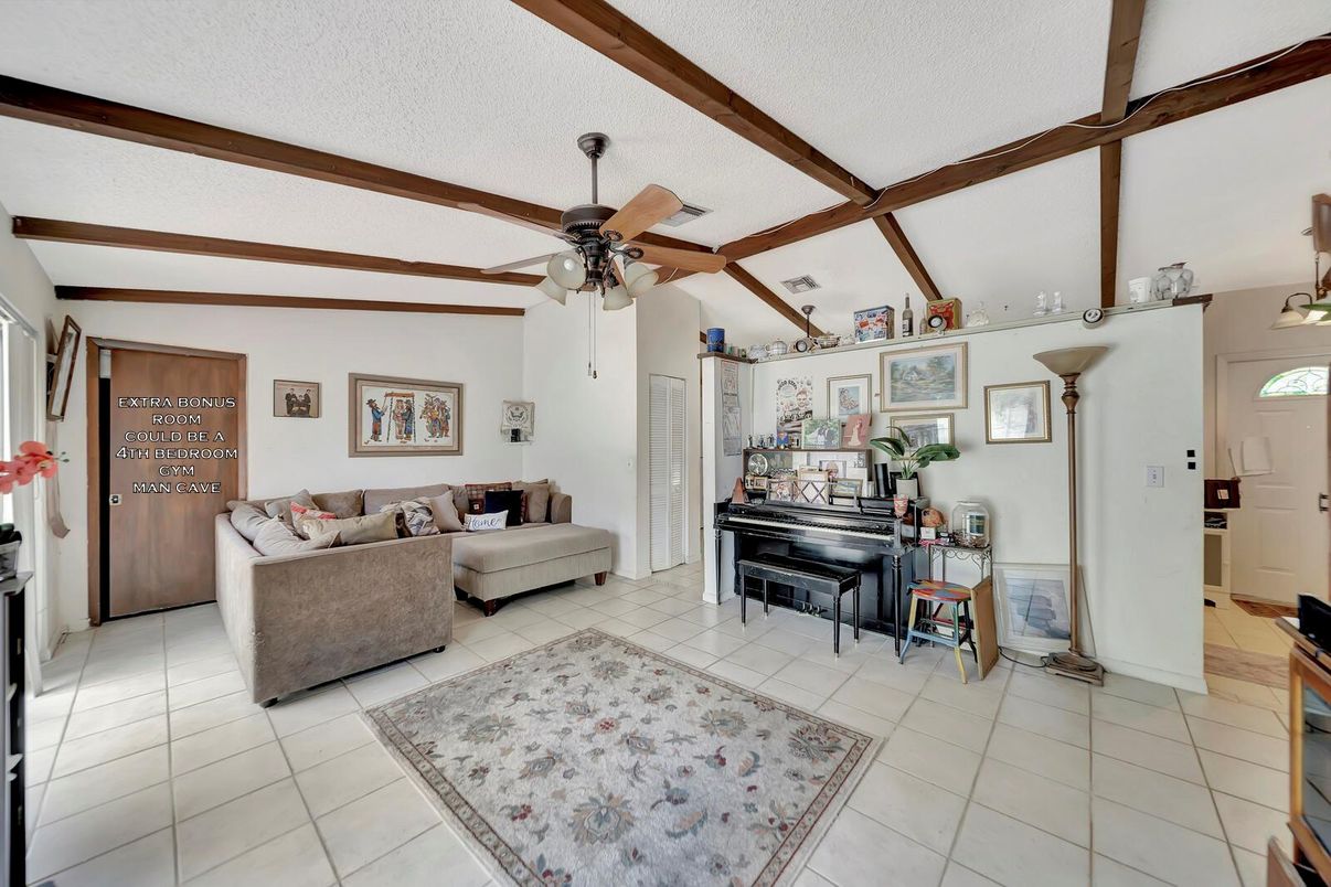 Interior, Living room, Piano, Wooden Beams