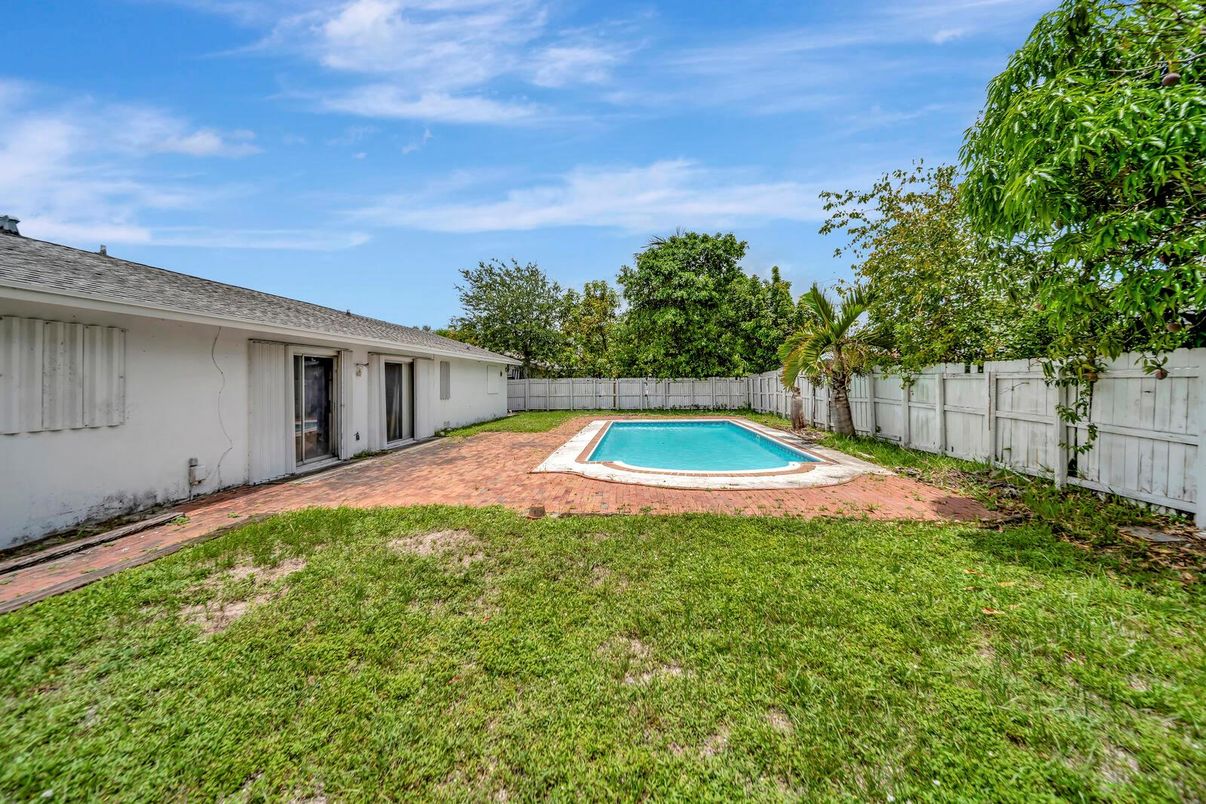 Backyard, Exterior, Pool