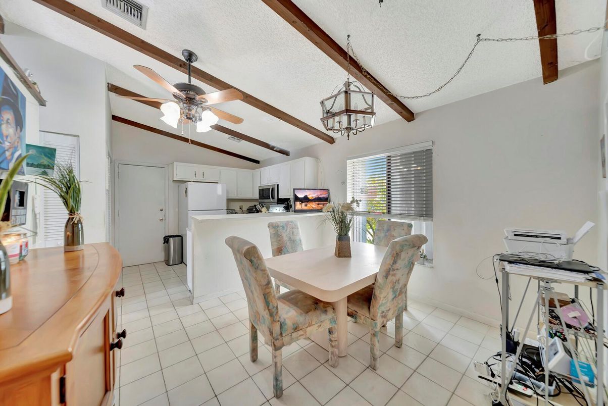 Dining room, Interior, Kitchen, Pendant Lights, Wooden Beams