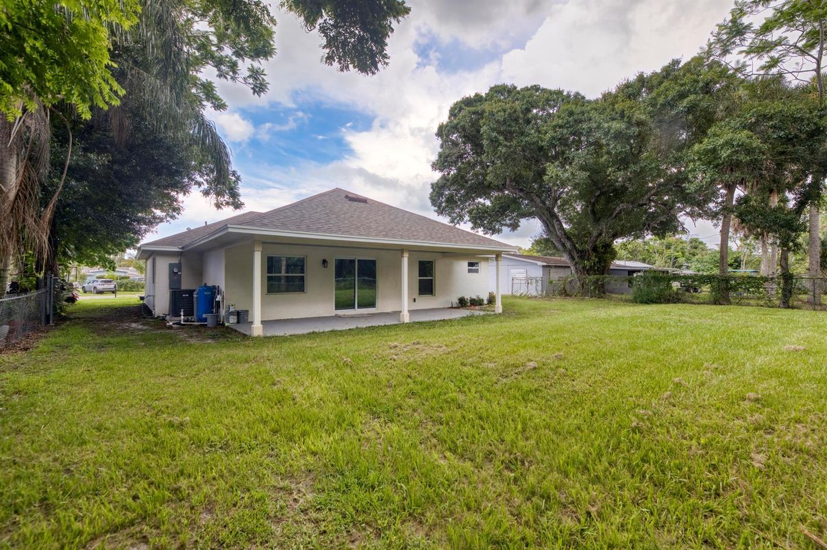Backyard, Exterior