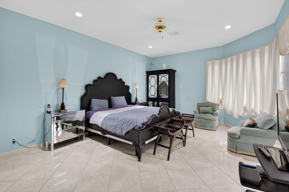 Bedroom, Interior, Recessed Lighting
