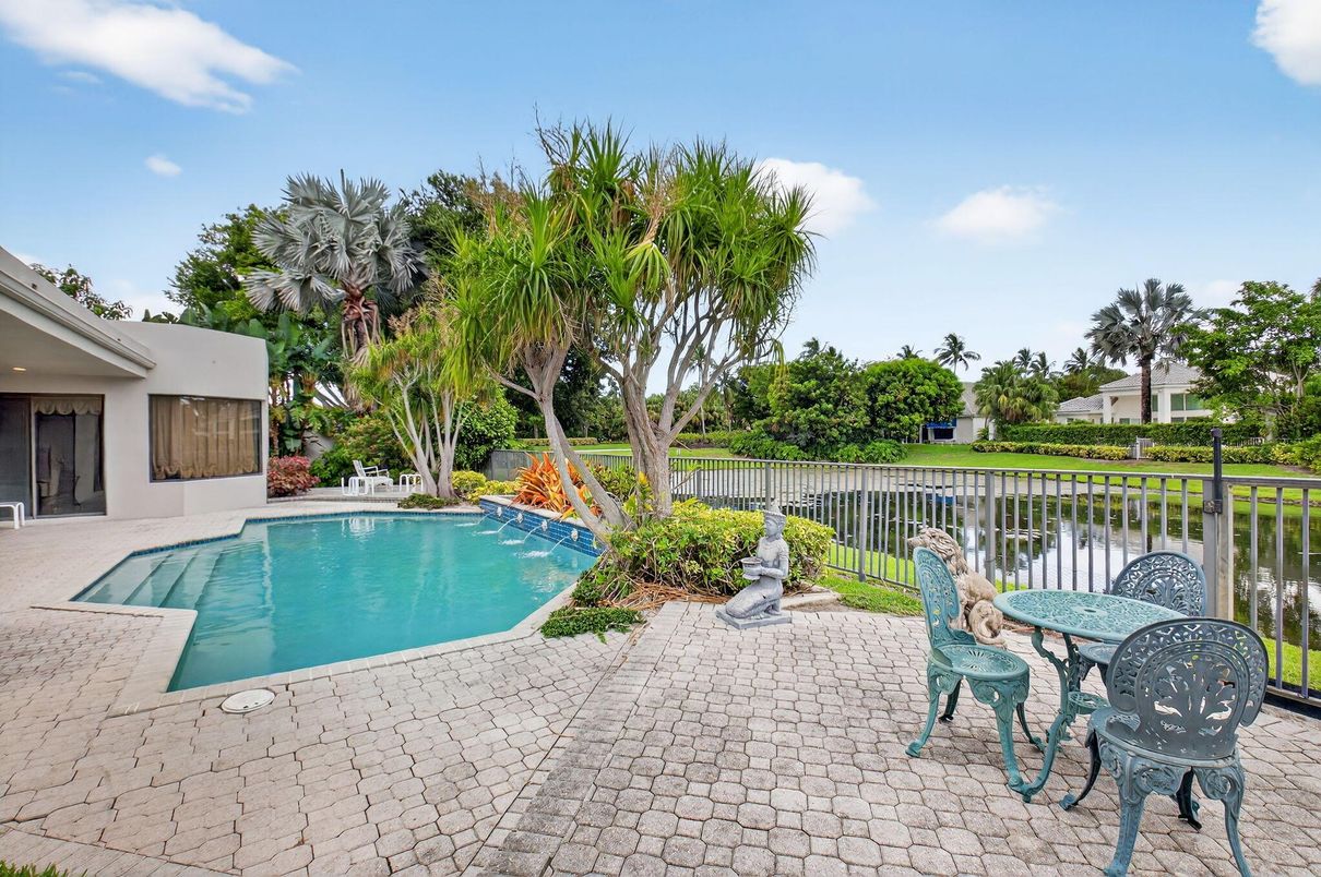 Exterior, Pool, Water