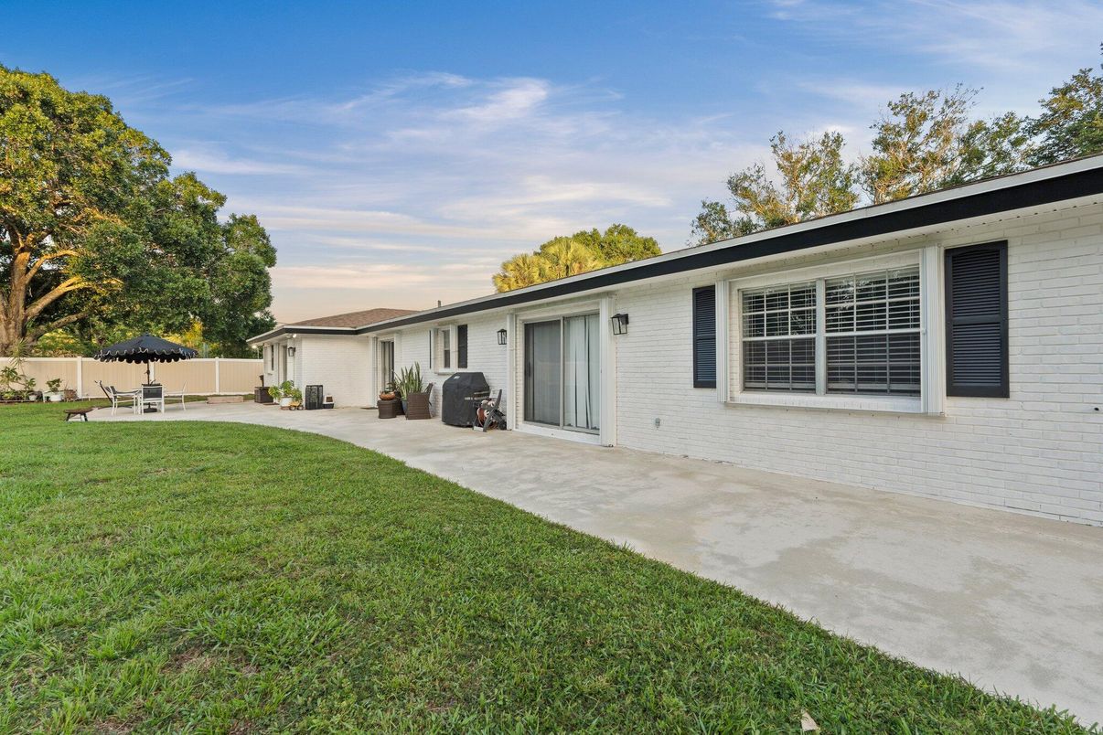 Backyard, Exterior