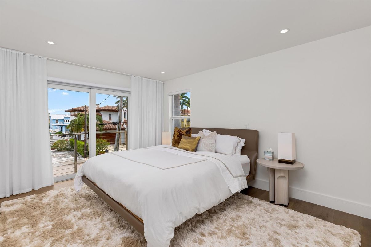 Bedroom, Interior, Recessed Lighting, Water, Wood Texture Flooring