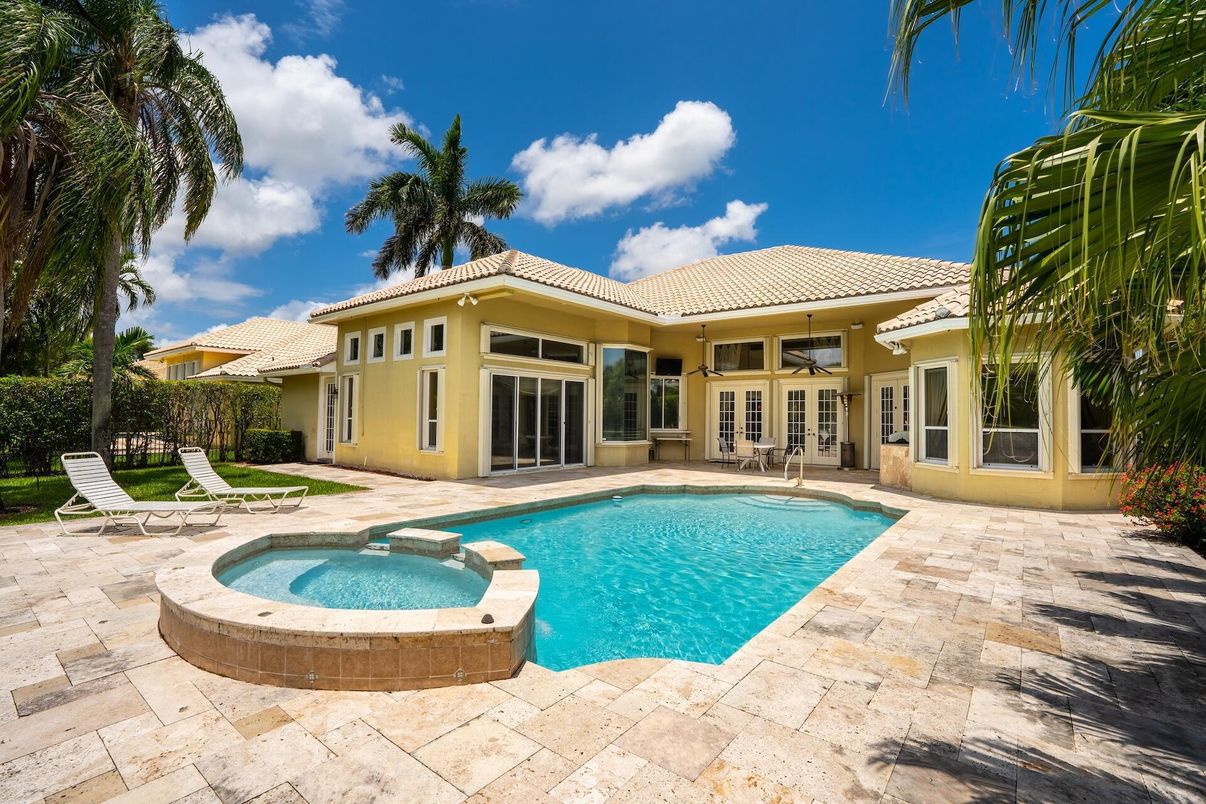 Exterior, Pool