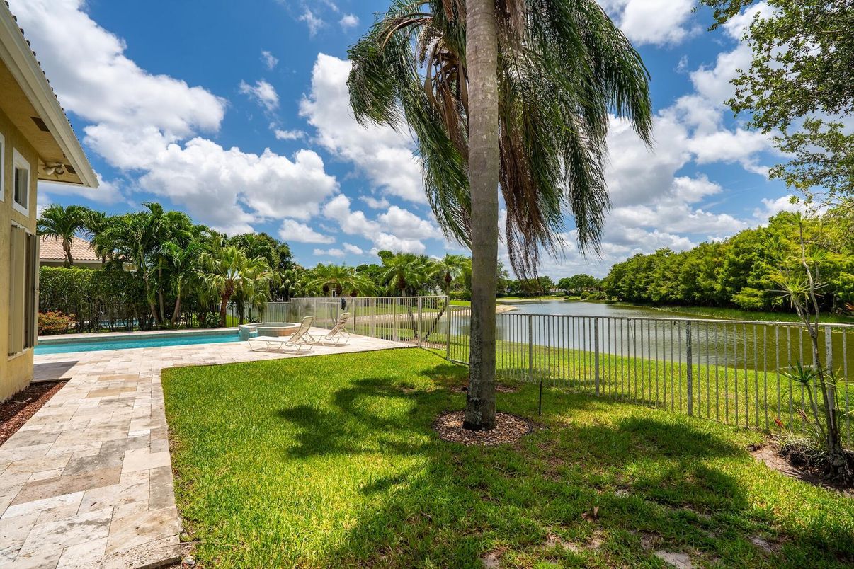 Exterior, Pool, Water