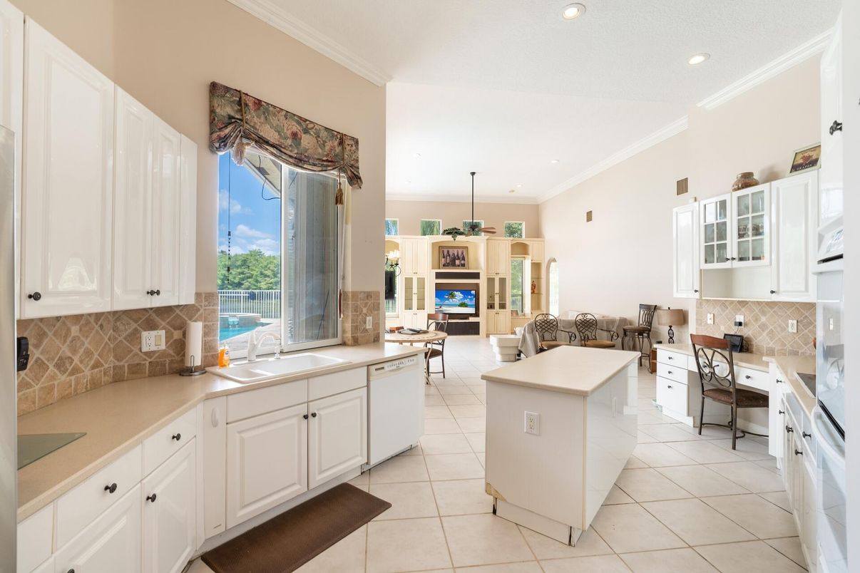 Dining room, Interior, Kitchen, Living room, Recessed Lighting