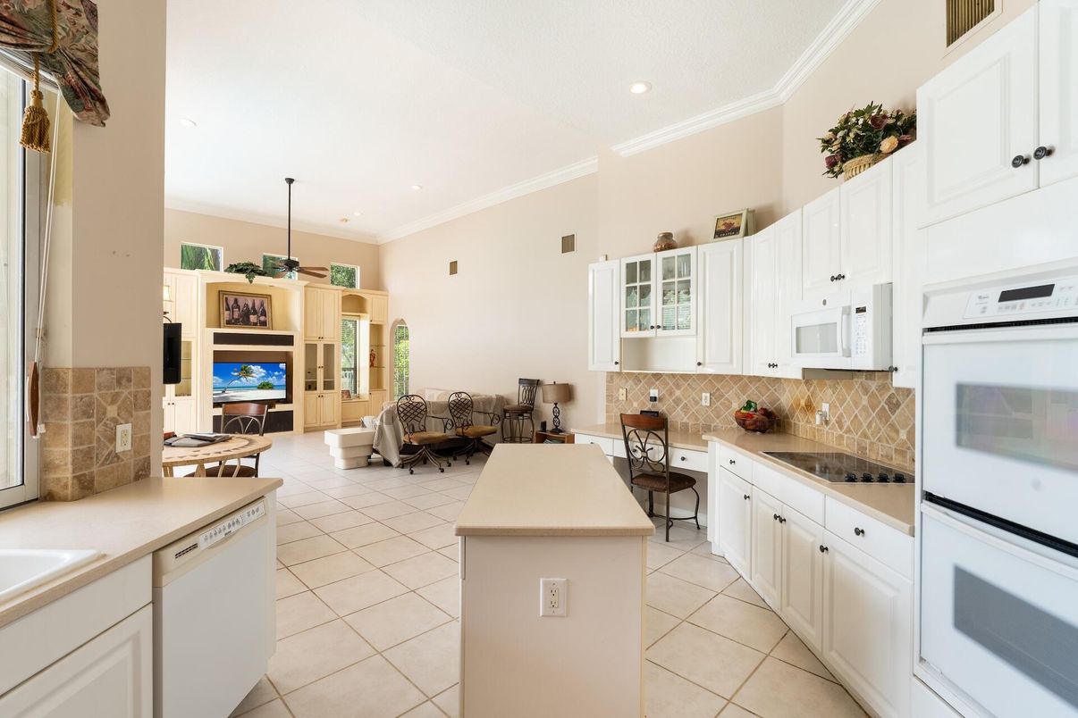 Interior, Kitchen, Living room, Recessed Lighting