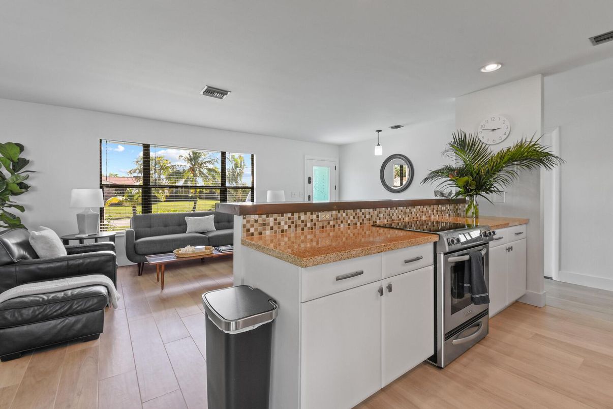 Interior, Kitchen, Living room, Pendant Lights, Recessed Lighting, Stainless Steel Appliances, Wood Texture Flooring
