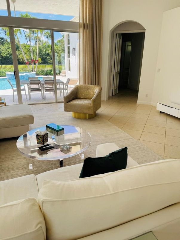 Interior, Living room, Water