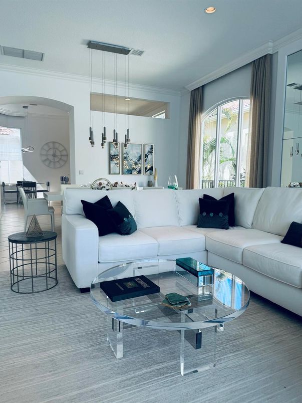 Dining room, Interior, Living room, Pendant Lights, Recessed Lighting