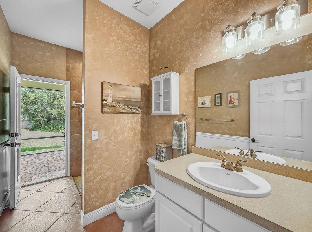 Bathroom, Interior
