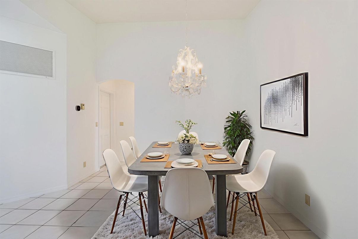 Chandelier, Dining room, Interior