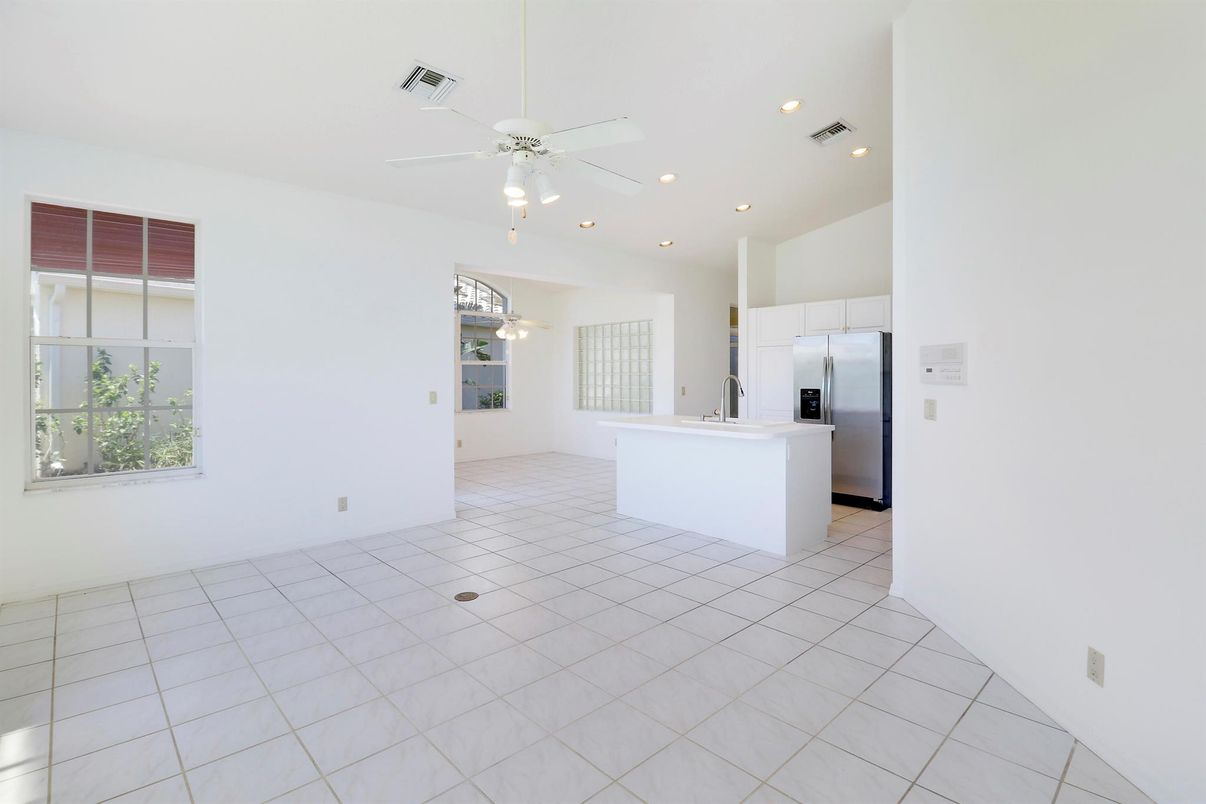 Empty room, Interior, Kitchen, Recessed Lighting