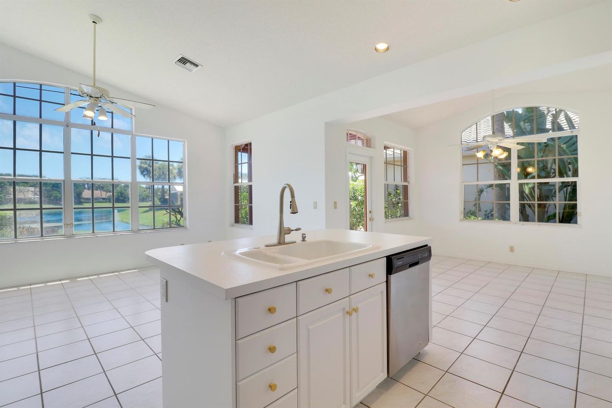 Interior, Kitchen, Recessed Lighting, Water