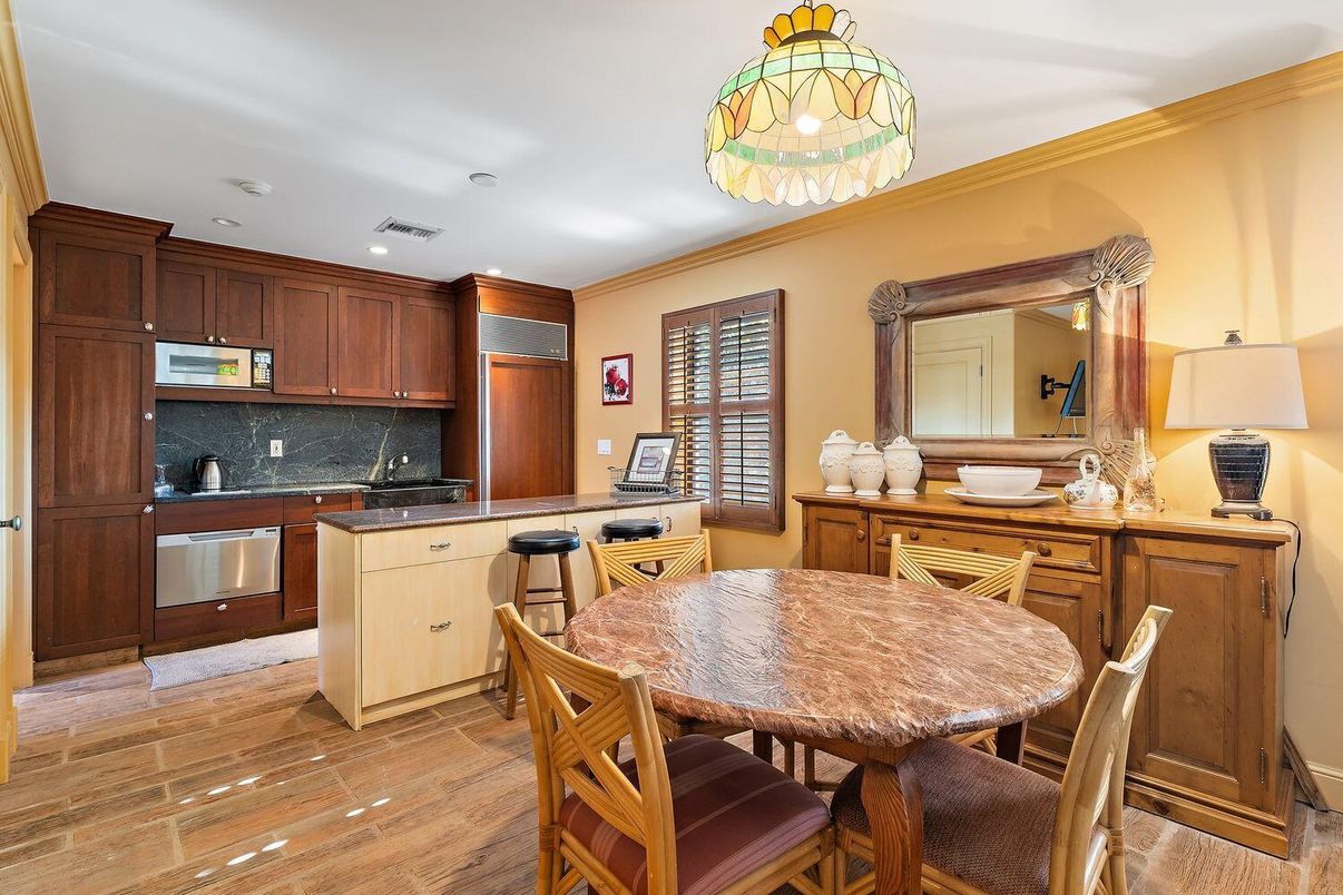 Dining room, Interior, Kitchen, Recessed Lighting, Wood Texture Flooring