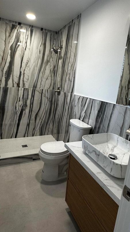 Bathroom, Interior, Marble Walls, Recessed Lighting