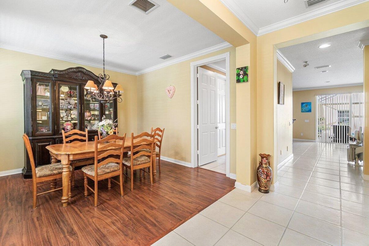 Chandelier, Dining room, Interior, Recessed Lighting, Wood Texture Flooring