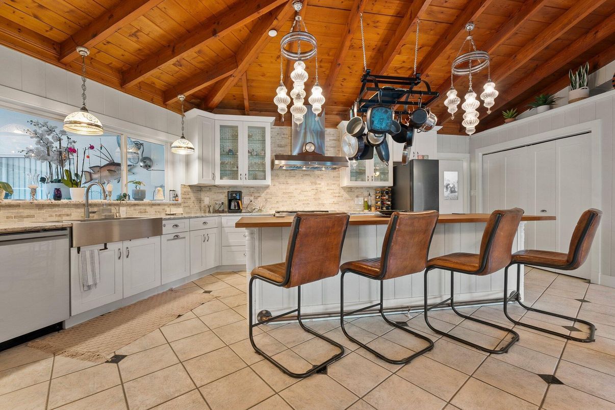 Interior, Kitchen, Pendant Lights, Wooden Beams, Wooden Ceilings