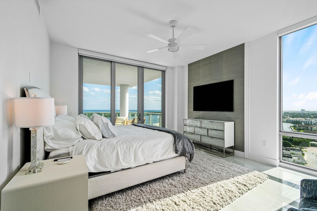 Bedroom, Interior, Water