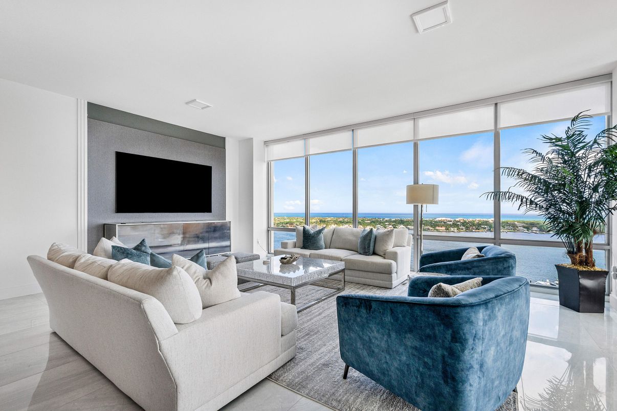 Interior, Living room, Water