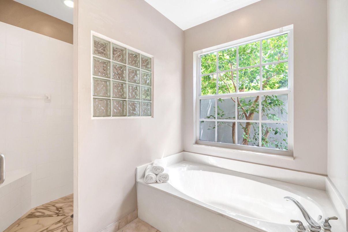 Bathroom, Interior, Marble, Recessed Lighting