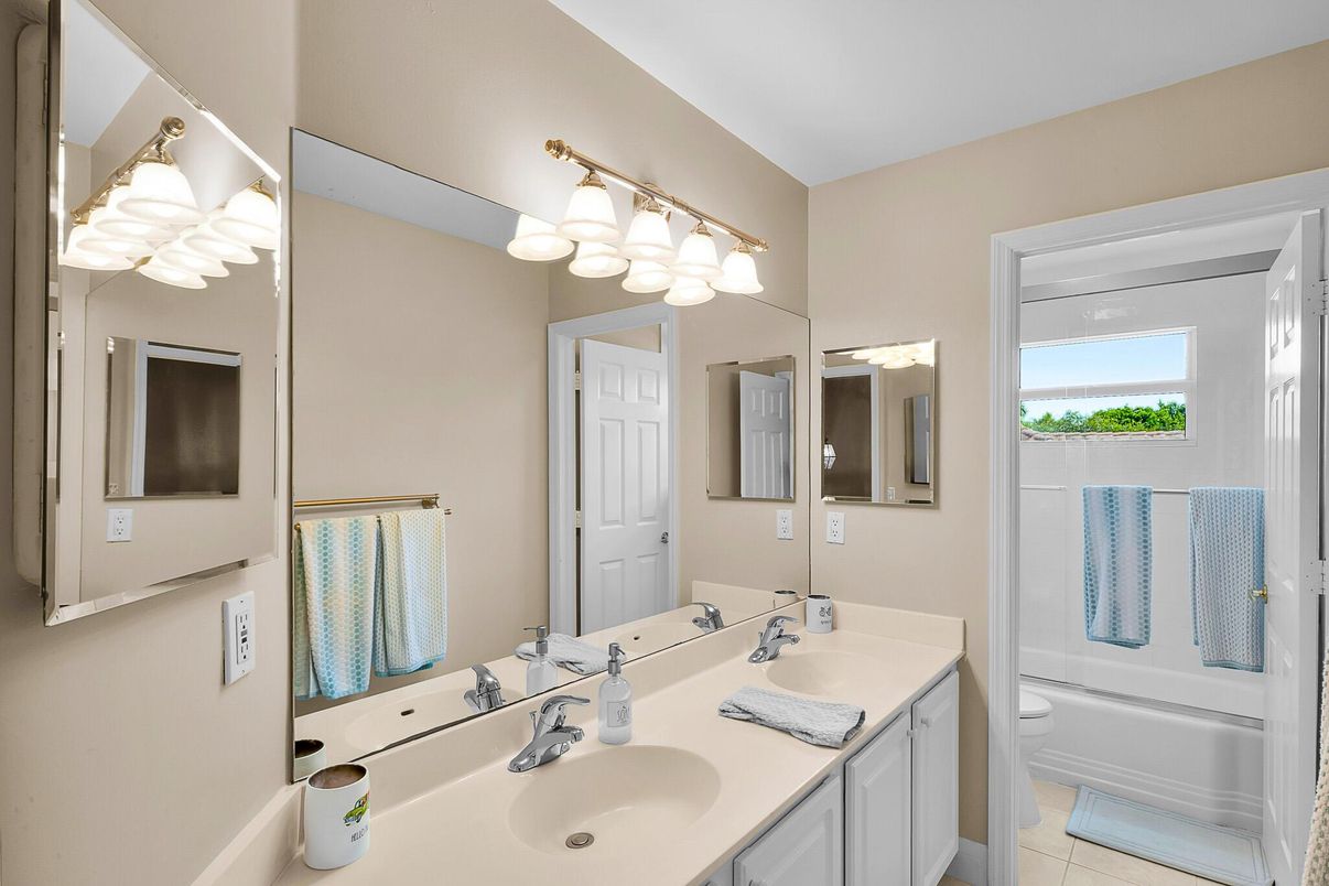 Bathroom, Dual Sink Vanities, Interior