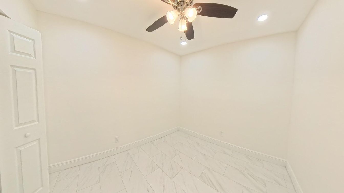 Empty room, Interior, Marble, Recessed Lighting