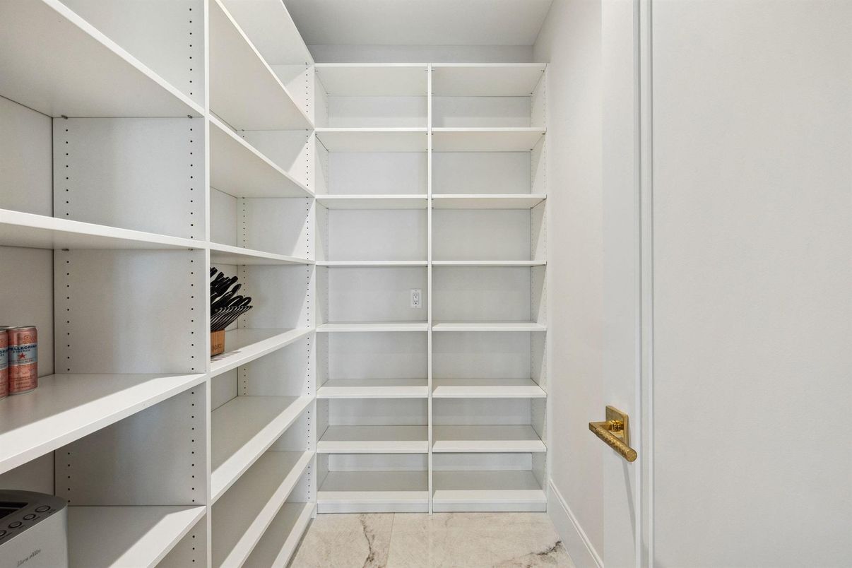 Interior, Walk-in Closets