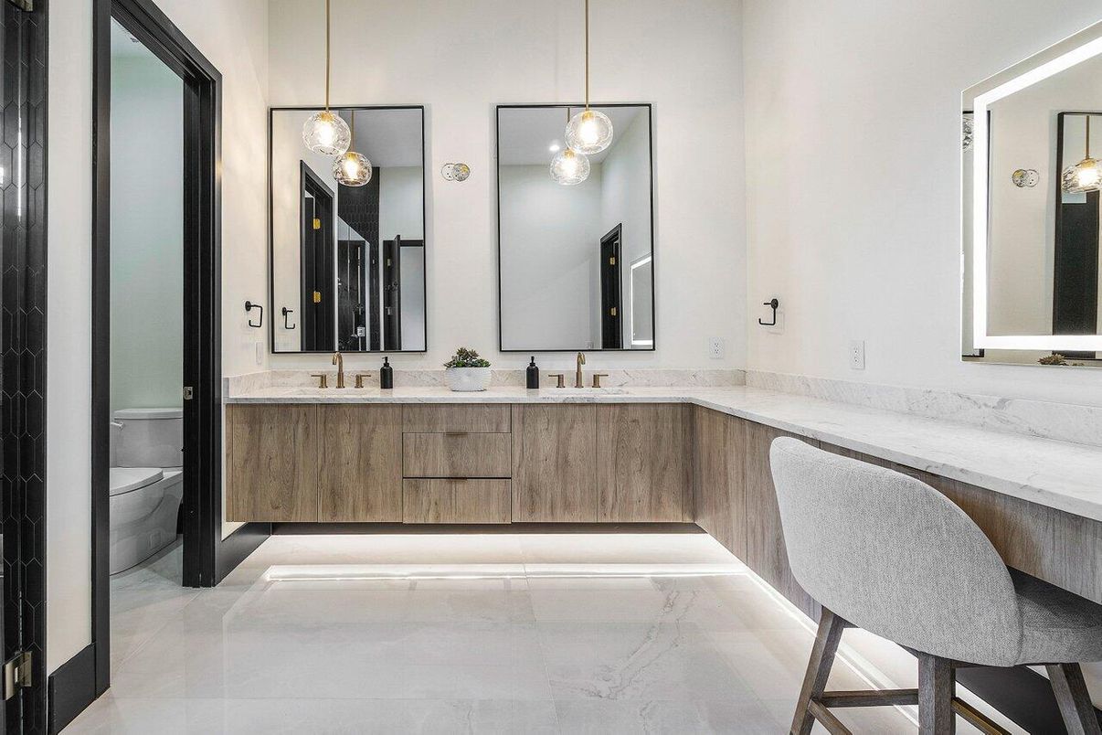 Bathroom, Dual Sink Vanities, Interior, Marble, Pendant Lights