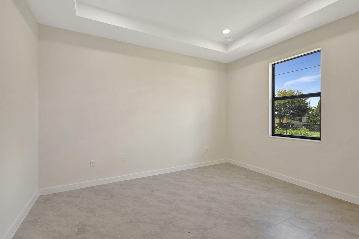 Empty room, Interior, Recessed Lighting