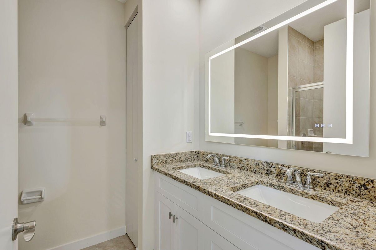 Bathroom, Dual Sink Vanities, Interior