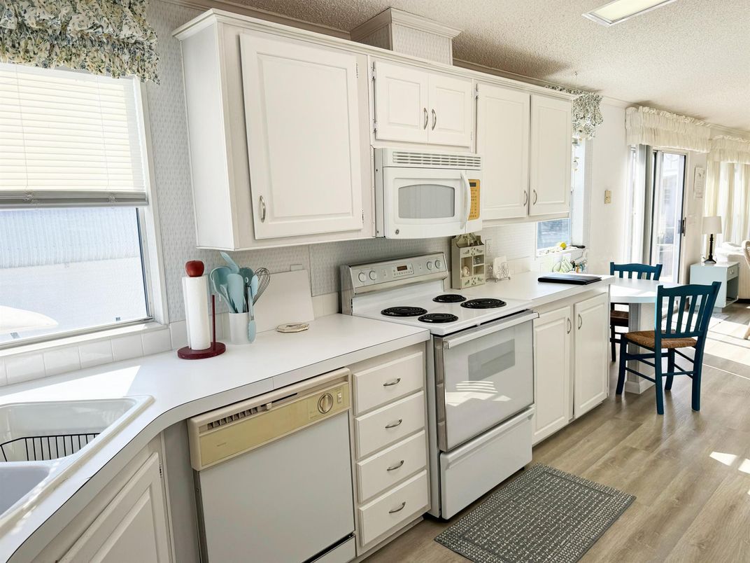 Dining room, Interior, Kitchen, Wood Texture Flooring
