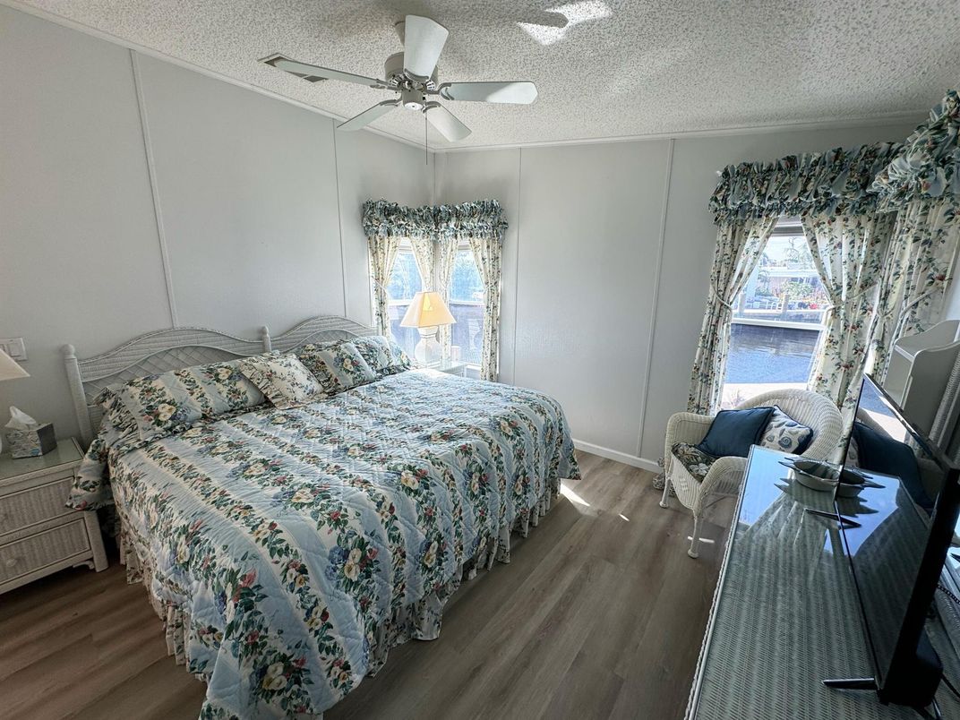 Bedroom, Interior, Water, Wood Texture Flooring