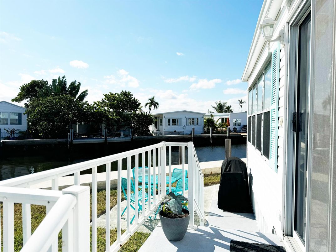 Exterior, Pool, Water