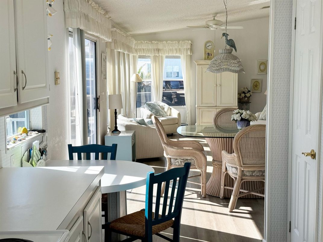 Dining room, Interior, Pendant Lights